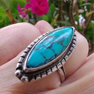 1973 Native American Tribal Turquoise Sterling Silver Almond Shape Ring Size 6.5